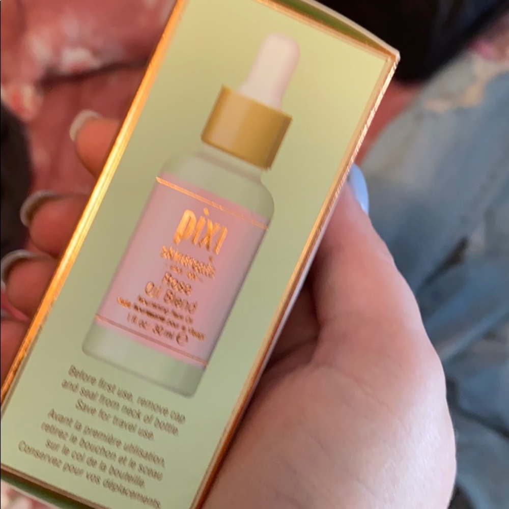 Pixi rose oil